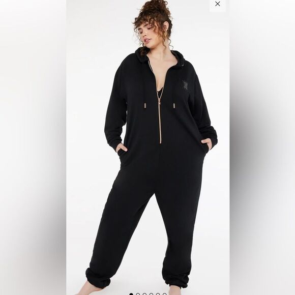 Savage fenty forever savage hooded Sleep onesie Caviar/black in Large NWT in pkg